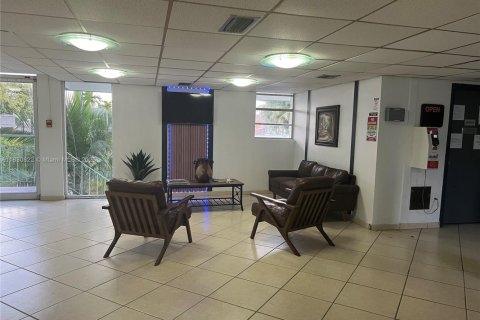 Copropriété à vendre à Miami, Floride: 1 chambre, 47.01 m2 № 1958211 - photo 17