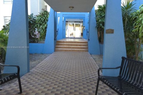 Copropriété à vendre à Miami, Floride: 1 chambre, 47.01 m2 № 1958211 - photo 3