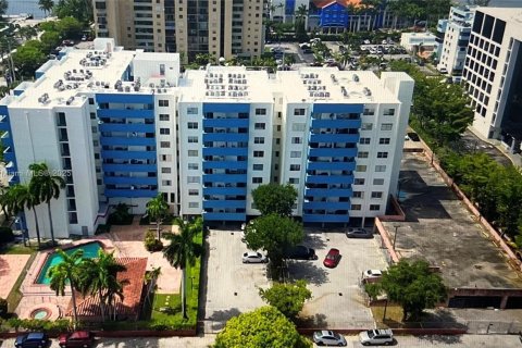 Copropriété à vendre à Miami, Floride: 1 chambre, 47.01 m2 № 1958211 - photo 1