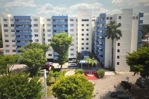 Copropriété à vendre à Miami, Floride: 1 chambre, 47.01 m2 № 1958211 - photo 2