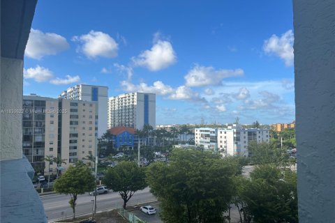 Copropriété à vendre à Miami, Floride: 1 chambre, 47.01 m2 № 1958211 - photo 10