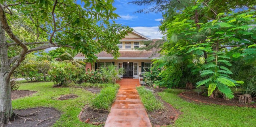 House in Pompano Beach, Florida 4 bedrooms, 246.01 sq.m. № 1930320