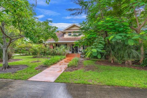House in Pompano Beach, Florida 4 bedrooms, 246.01 sq.m. № 1930320 - photo 30