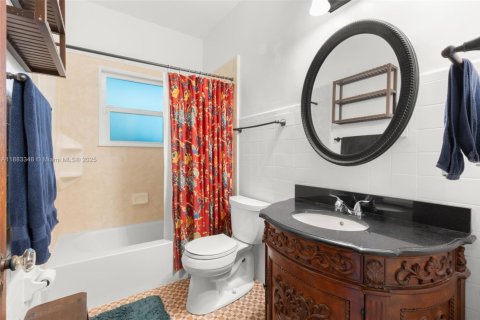 House in Pompano Beach, Florida 4 bedrooms, 246.01 sq.m. № 1930320 - photo 11