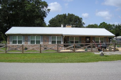 House in Palatka, Florida 4 bedrooms, 208.1 sq.m. № 800995 - photo 1