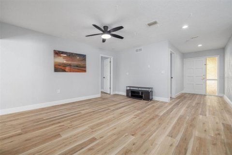 Casa en venta en Palm Harbor, Florida, 3 dormitorios, 142.14 m2 № 1757403 - foto 9