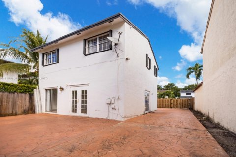 Villa ou maison à vendre à Miami, Floride: 4 chambres, 145.67 m2 № 1967869 - photo 6