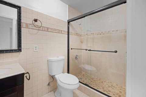 Villa ou maison à vendre à Miami, Floride: 4 chambres, 145.67 m2 № 1967869 - photo 22