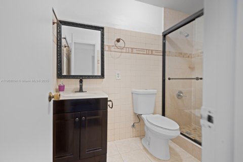 Villa ou maison à vendre à Miami, Floride: 4 chambres, 145.67 m2 № 1967869 - photo 23