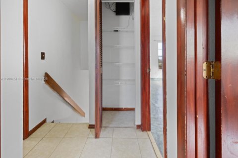 Villa ou maison à vendre à Miami, Floride: 4 chambres, 145.67 m2 № 1967869 - photo 25