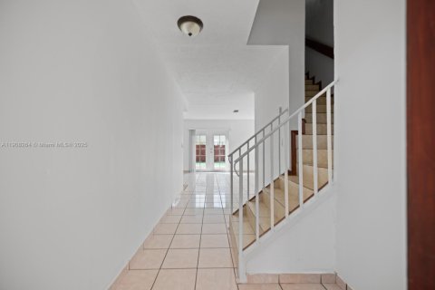 Villa ou maison à vendre à Miami, Floride: 4 chambres, 145.67 m2 № 1967869 - photo 13