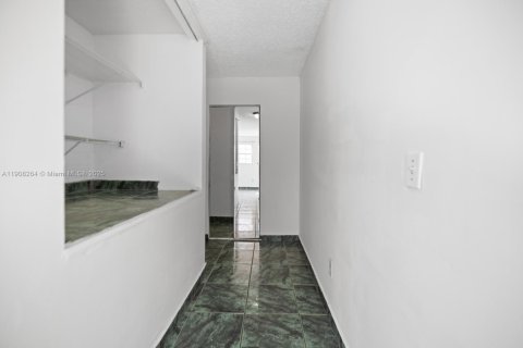 Villa ou maison à vendre à Miami, Floride: 4 chambres, 145.67 m2 № 1967869 - photo 20