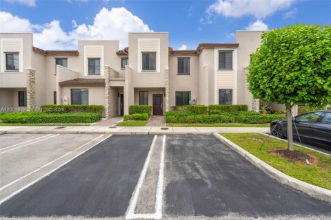 Townhouse in Miami, Florida 3 bedrooms, 137.96 sq.m. № 2185392