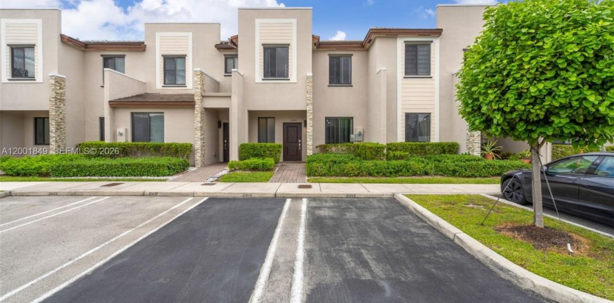 Touwnhouse à Miami, Floride 3 chambres, 137.96 m2 № 2185392