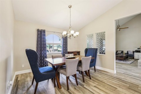 House in Riverview, Florida 4 bedrooms, 276.29 sq.m. № 1852517 - photo 24