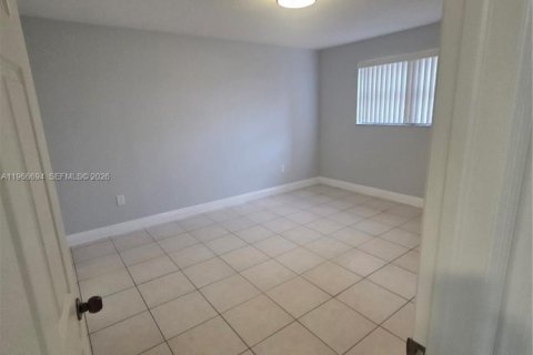 Condominio en alquiler en Miami, Florida, 2 dormitorios, 91.6 m2 № 2028298 - foto 27