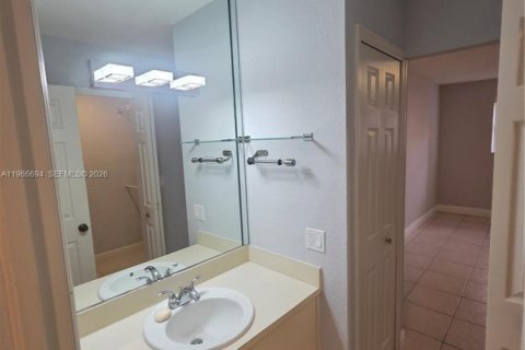 Condominio en alquiler en Miami, Florida, 2 dormitorios, 91.6 m2 № 2028298 - foto 26