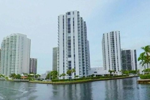 Copropriété à vendre à Aventura, Floride: 2 chambres, 105.82 m2 № 1950319 - photo 30