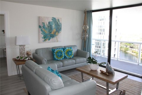 Copropriété à vendre à Aventura, Floride: 2 chambres, 105.82 m2 № 1950319 - photo 17
