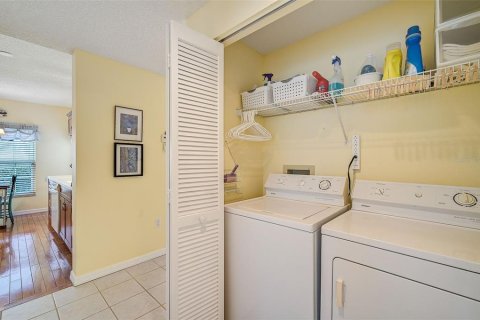 Condo in Bradenton, Florida, 2 bedrooms  № 1193903 - photo 16