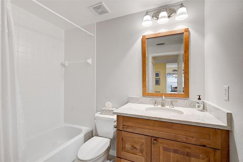 Condo in Bradenton, Florida, 2 bedrooms  № 1193903 - photo 13