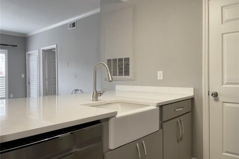 Condominio en alquiler en Tampa, Florida, 2 dormitorios, 87.14 m2 № 1831994 - foto 6