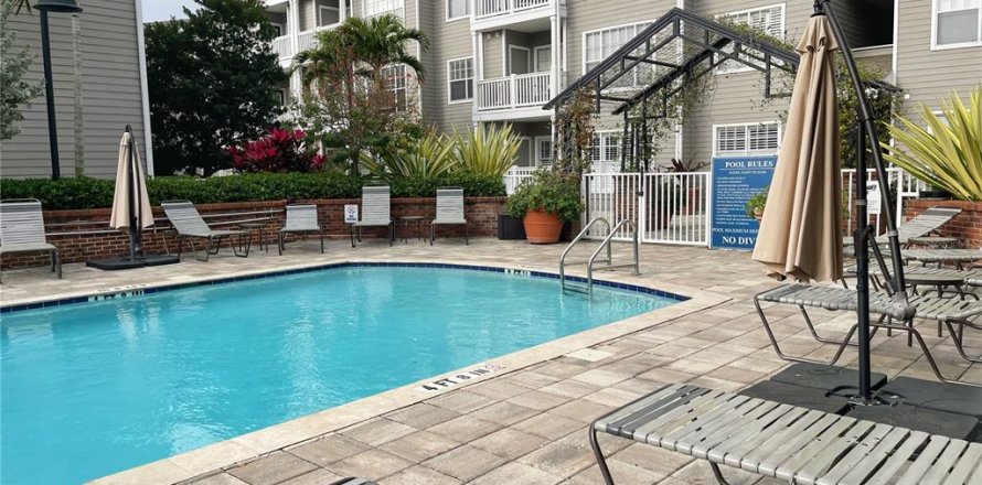 Condominio en Tampa, Florida, 2 dormitorios № 1831994