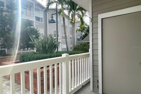 Condominio en alquiler en Tampa, Florida, 2 dormitorios, 87.14 m2 № 1831994 - foto 12