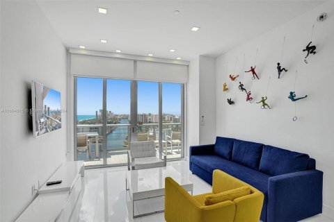Copropriété à louer à Hallandale Beach, Floride: 2 chambres, 95.69 m2 № 1860688 - photo 1
