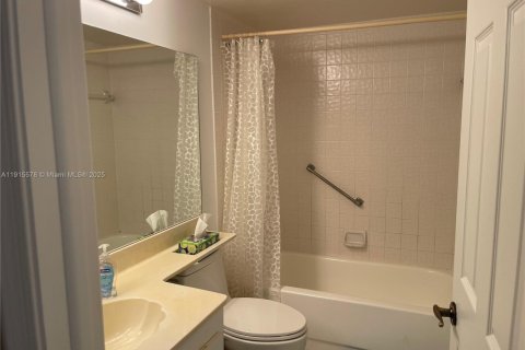 Condo in Sunrise, Florida, 2 bedrooms  № 1971773 - photo 25