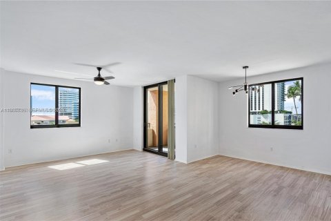 Купить кондоминиум в Форт-Лодердейл, Флорида 3 спальни, 142.05м2, № 1995378 - фото 9