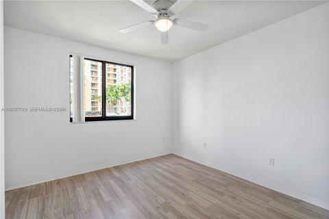 Купить кондоминиум в Форт-Лодердейл, Флорида 3 спальни, 142.05м2, № 1995378 - фото 16