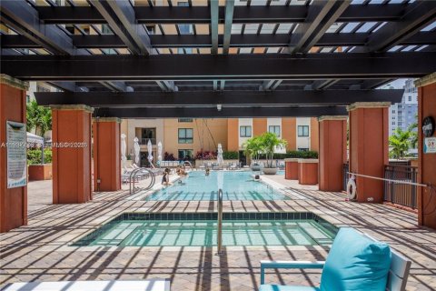 Купить кондоминиум в Форт-Лодердейл, Флорида 3 спальни, 142.05м2, № 1995378 - фото 18