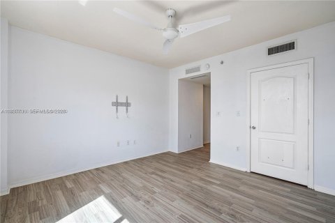 Купить кондоминиум в Форт-Лодердейл, Флорида 3 спальни, 142.05м2, № 1995378 - фото 14