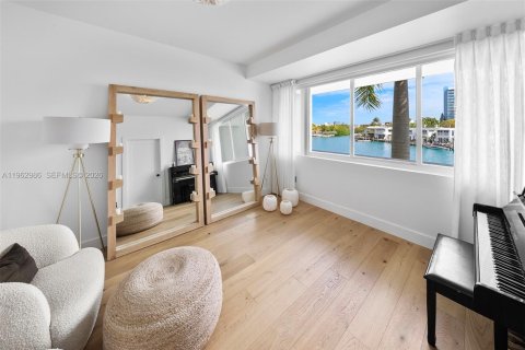 Adosado en venta en Miami Beach, Florida, 4 dormitorios, 232.63 m2 № 2029085 - foto 12