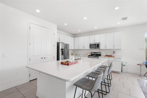 Casa en alquiler en Wesley Chapel, Florida, 5 dormitorios, 302.03 m2 № 2104725 - foto 7