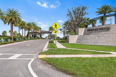 Casa en alquiler en Wesley Chapel, Florida, 5 dormitorios, 302.03 m2 № 2104725 - foto 3