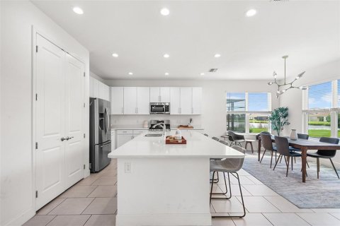 Casa en alquiler en Wesley Chapel, Florida, 5 dormitorios, 302.03 m2 № 2104725 - foto 6