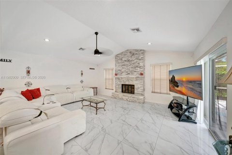 Купить виллу или дом в Корал-Спрингс, Флорида 4 спальни, 236.71м2, № 2046561 - фото 13