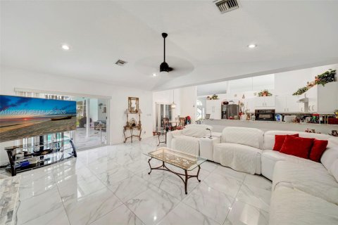 Купить виллу или дом в Корал-Спрингс, Флорида 4 спальни, 236.71м2, № 2046561 - фото 15