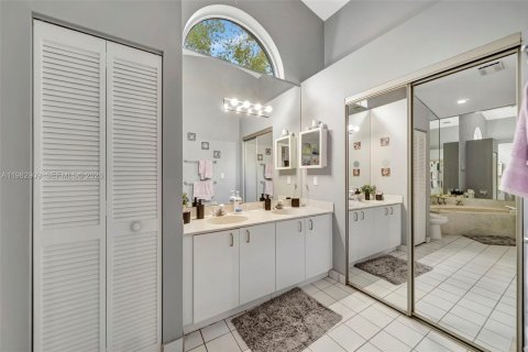 Купить виллу или дом в Корал-Спрингс, Флорида 4 спальни, 236.71м2, № 2046561 - фото 25