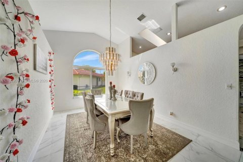 Купить виллу или дом в Корал-Спрингс, Флорида 4 спальни, 236.71м2, № 2046561 - фото 12