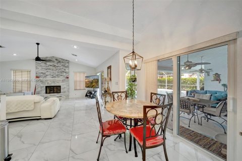 Купить виллу или дом в Корал-Спрингс, Флорида 4 спальни, 236.71м2, № 2046561 - фото 16