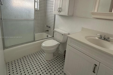 Condo in North Miami Beach, Florida, 1 bedroom  № 1756019 - photo 16