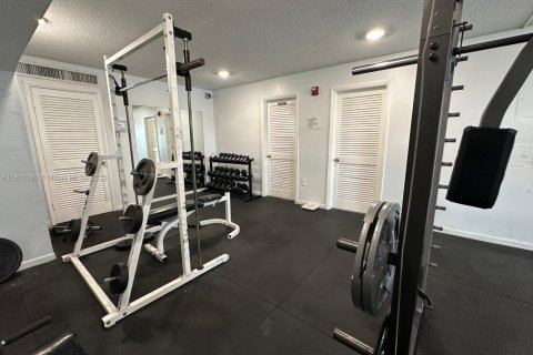 Condo in North Miami Beach, Florida, 1 bedroom  № 1756019 - photo 23