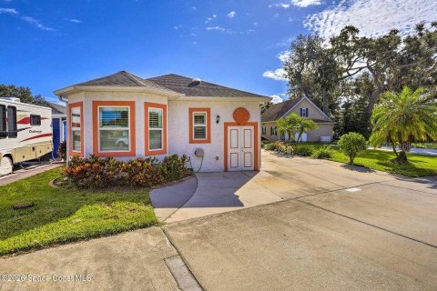 Condo à Titusville, Floride, 1 chambre  № 2415068
