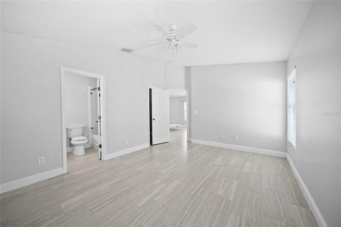 House in Riverview, Florida 4 bedrooms, 148.64 sq.m. № 1757024 - photo 9