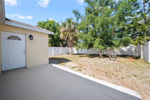 House in Riverview, Florida 4 bedrooms, 148.64 sq.m. № 1757024 - photo 23