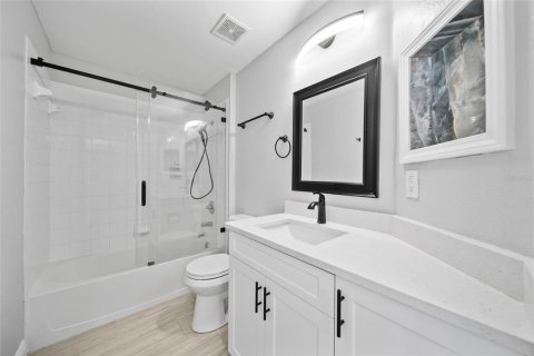 House in Riverview, Florida 4 bedrooms, 148.64 sq.m. № 1757024 - photo 16