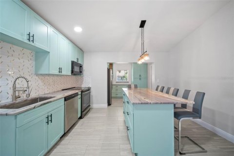 House in Riverview, Florida 4 bedrooms, 148.64 sq.m. № 1757024 - photo 4